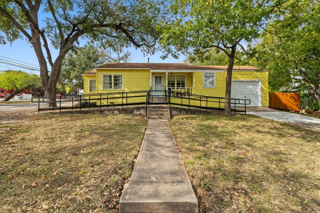 2710 Manor Rd, Austin, TX 78722