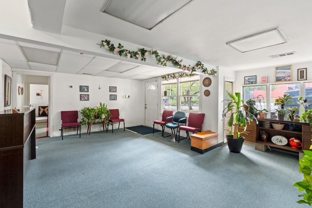 2710 Manor Rd, Austin, TX 78722