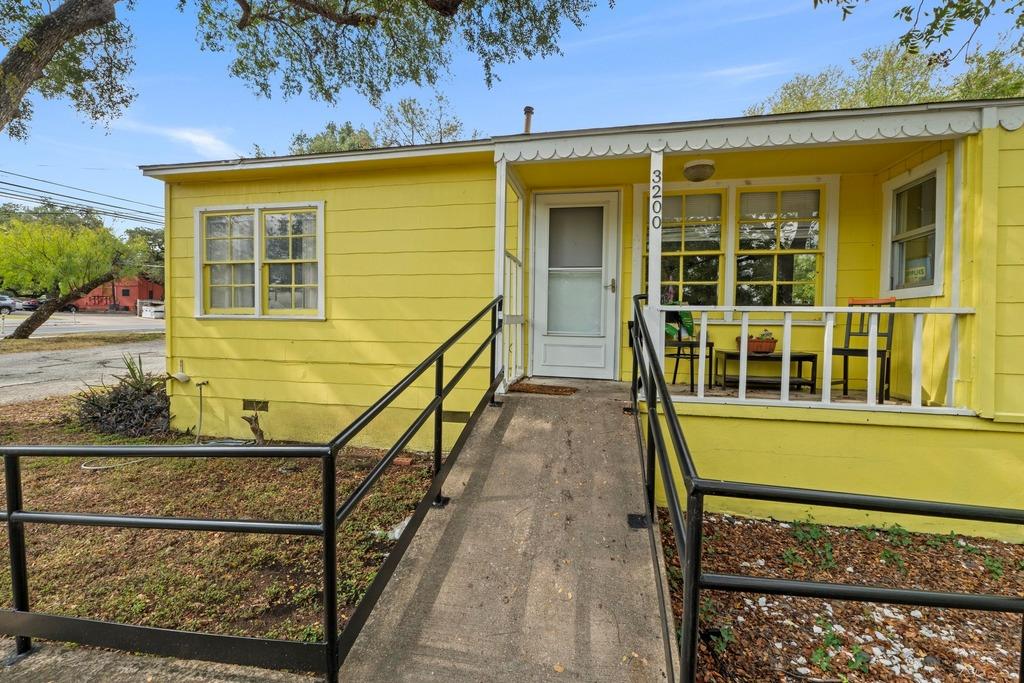 2710 Manor Rd, Austin, TX 78722