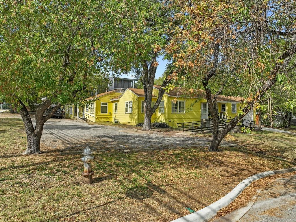 2710 Manor Rd, Austin, TX 78722
