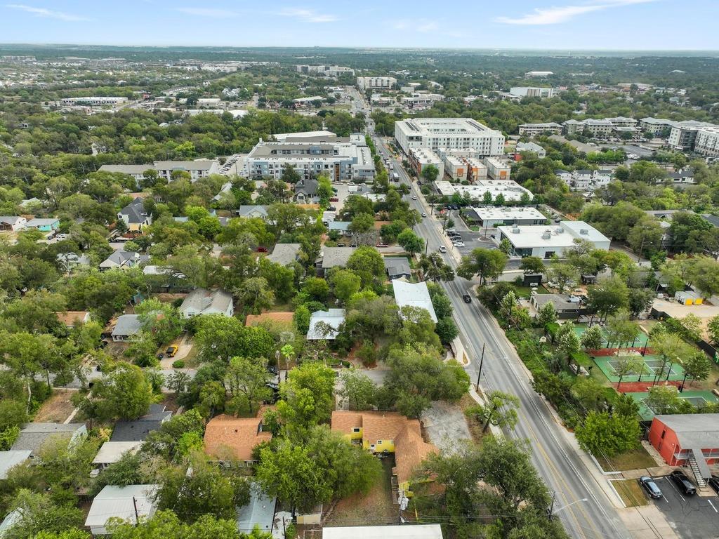 2710 Manor Rd, Austin, TX 78722