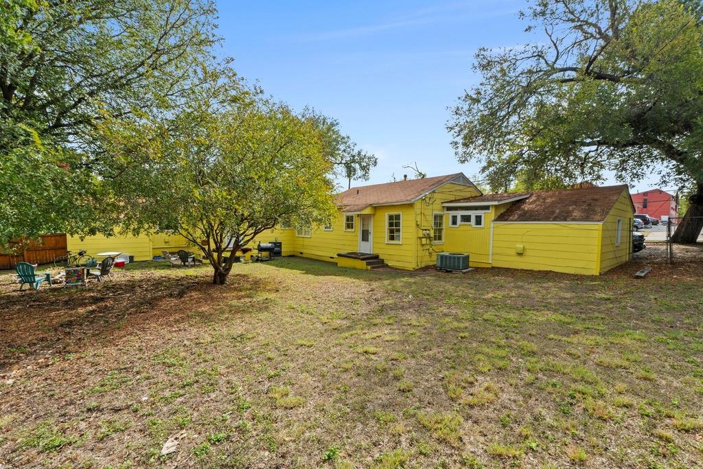 2710 Manor Rd, Austin, TX 78722