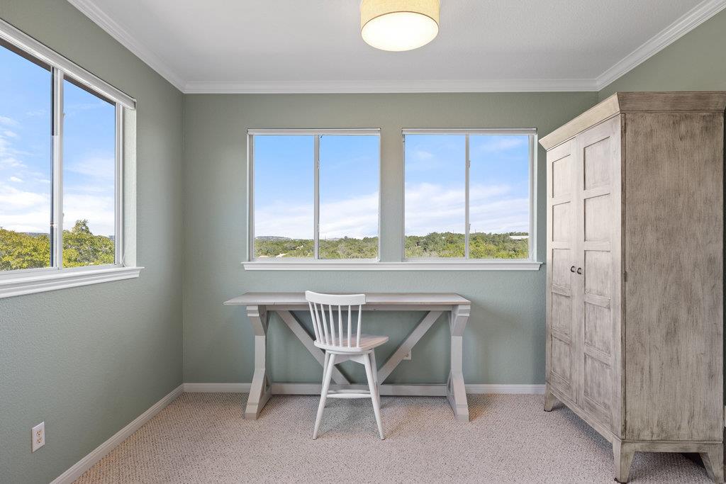 19200 White Horse Cv, Spicewood, TX 78669