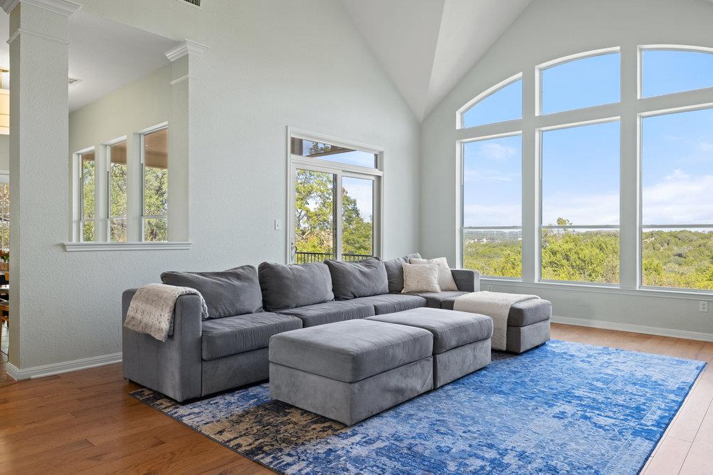 19200 White Horse Cv, Spicewood, TX 78669