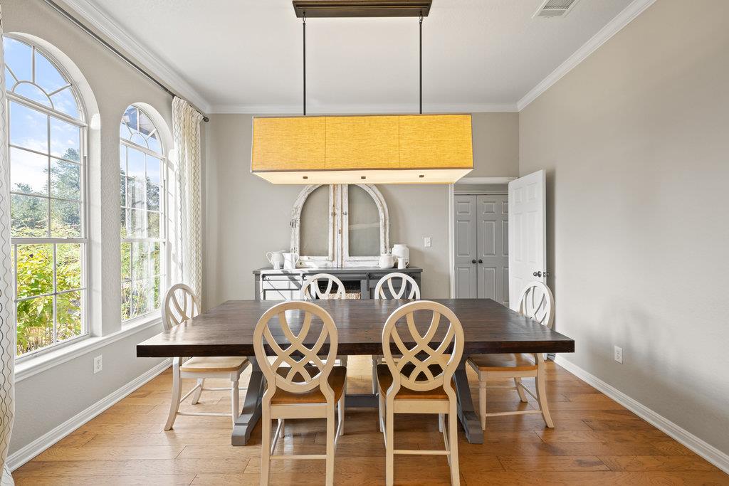 19200 White Horse Cv, Spicewood, TX 78669