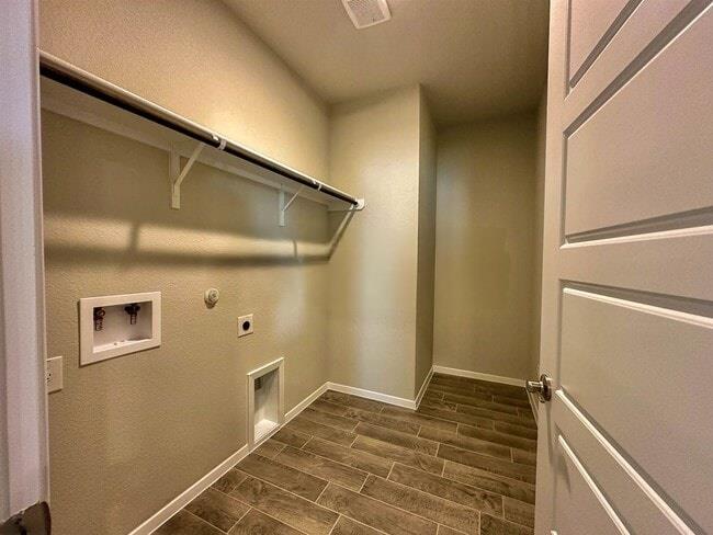 140 Keltic Dr, Kyle, TX 78640