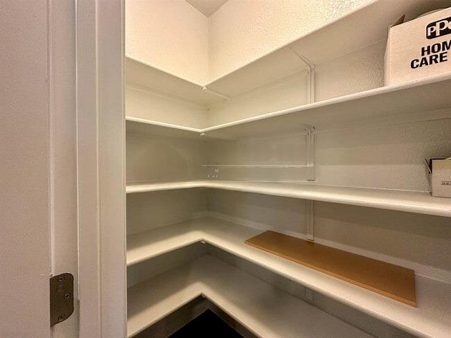 140 Keltic Dr, Kyle, TX 78640