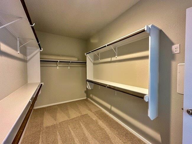 140 Keltic Dr, Kyle, TX 78640