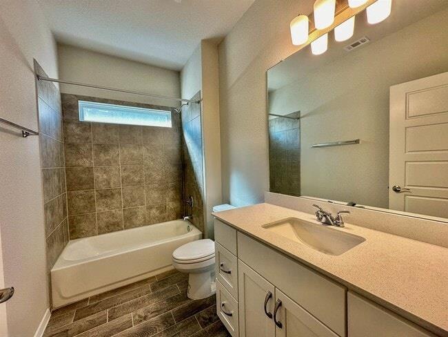 140 Keltic Dr, Kyle, TX 78640