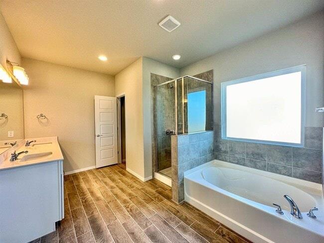 140 Keltic Dr, Kyle, TX 78640