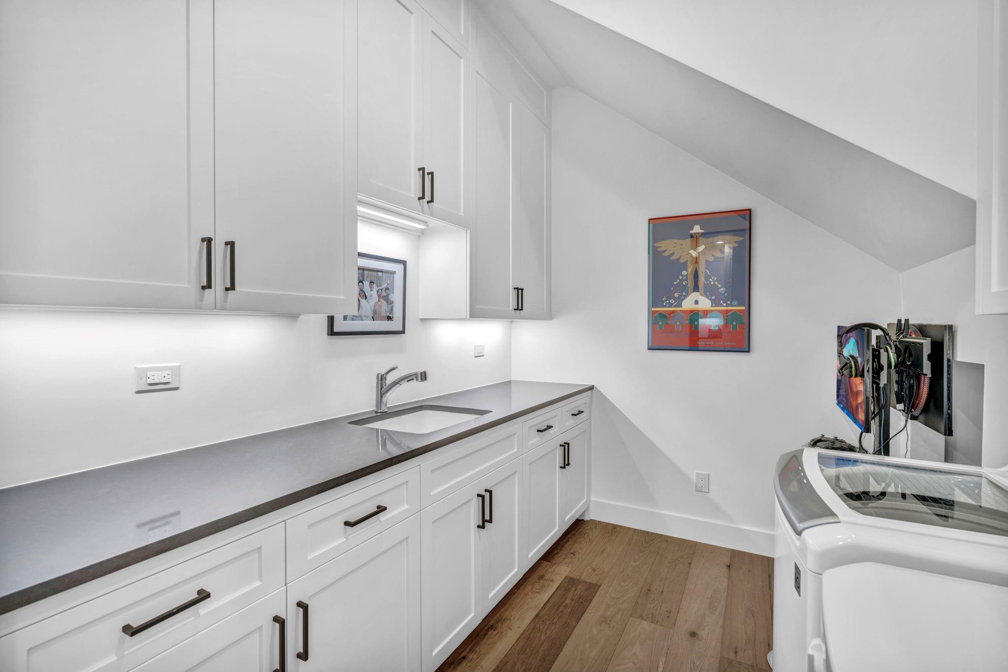 103 Cove East Dr, Horseshoe Bay, TX 78657