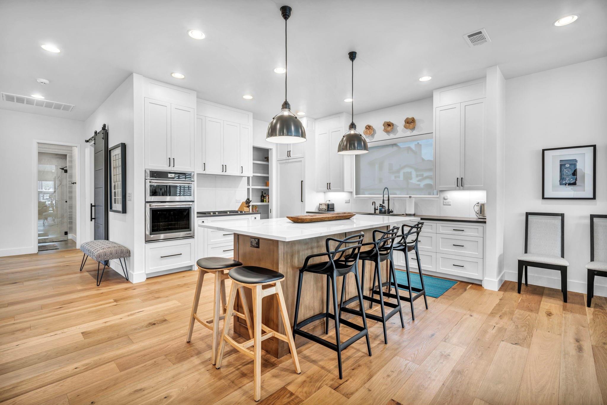 103 Cove East Dr, Horseshoe Bay, TX 78657