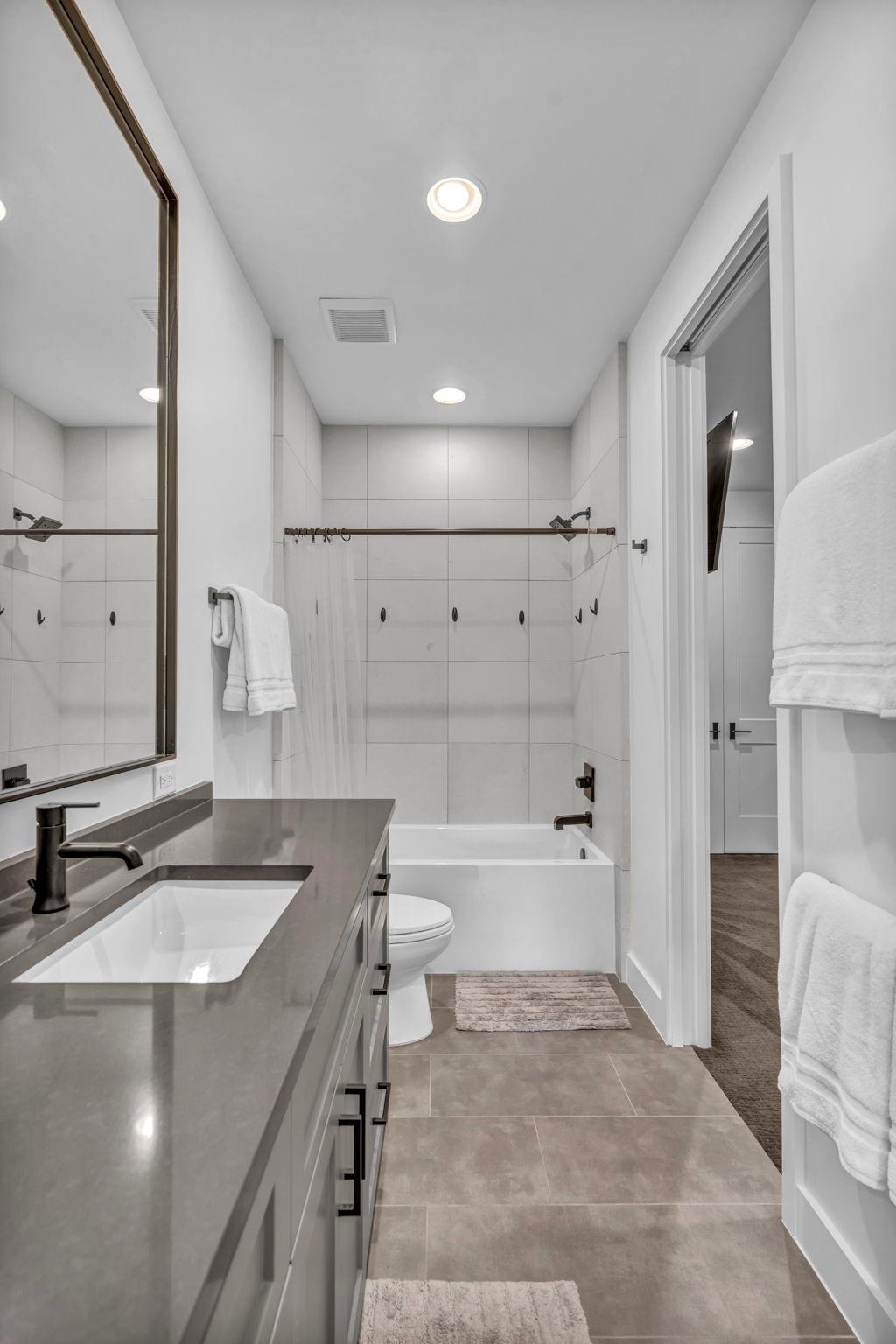 103 Cove East Dr, Horseshoe Bay, TX 78657