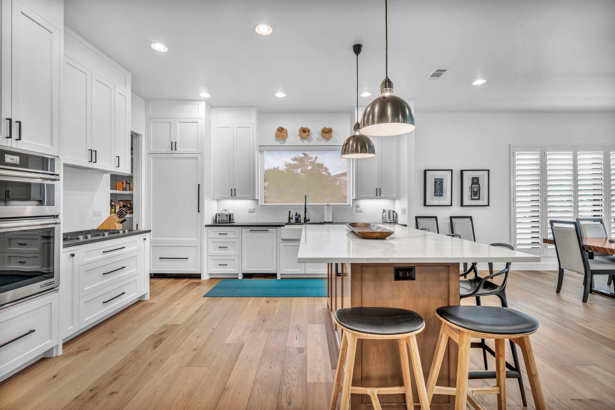 103 Cove East Dr, Horseshoe Bay, TX 78657