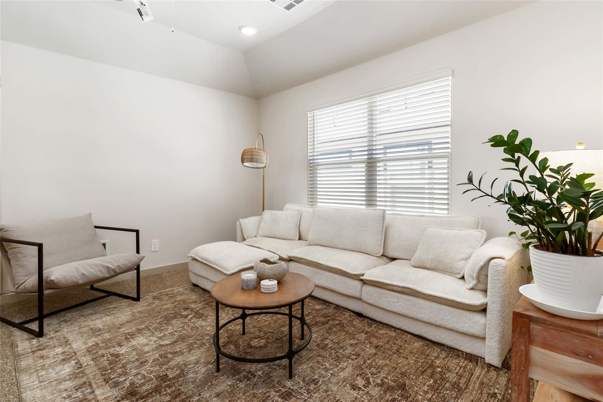 105 New Haven St, San Marcos, TX 78666