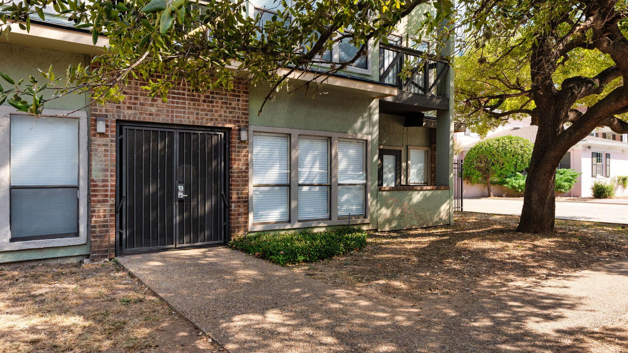807 W 25th St # 207, Austin, TX 78705