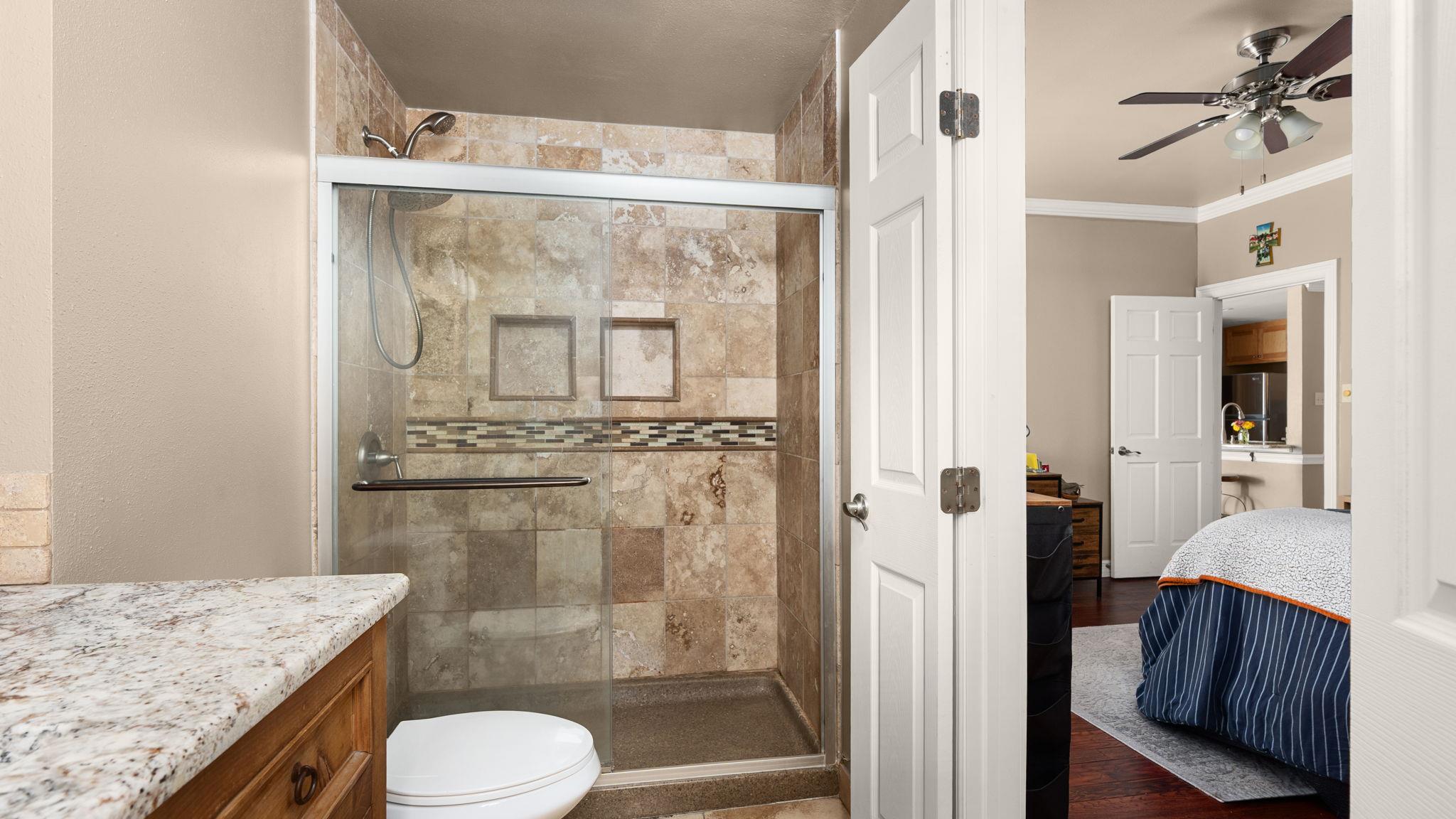 807 W 25th St # 207, Austin, TX 78705