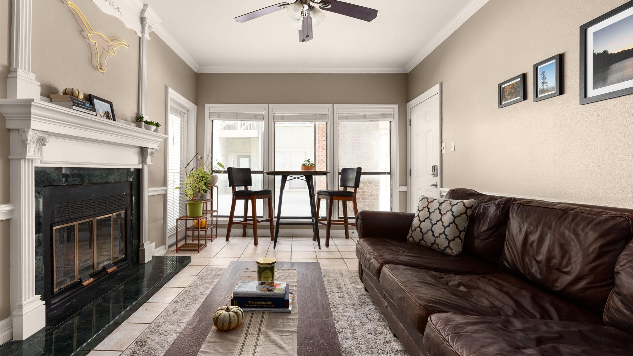 807 W 25th St # 207, Austin, TX 78705