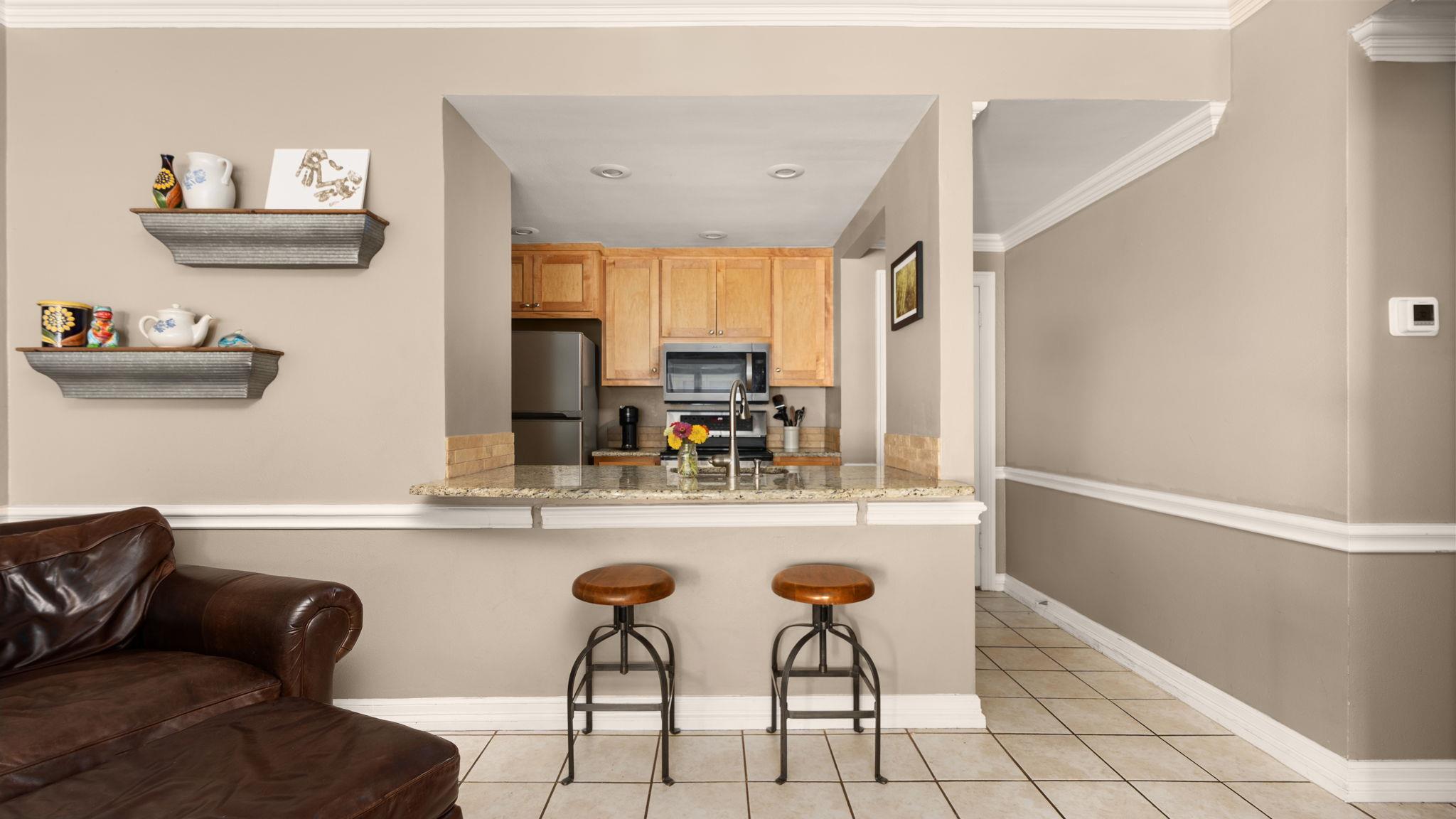 807 W 25th St # 207, Austin, TX 78705