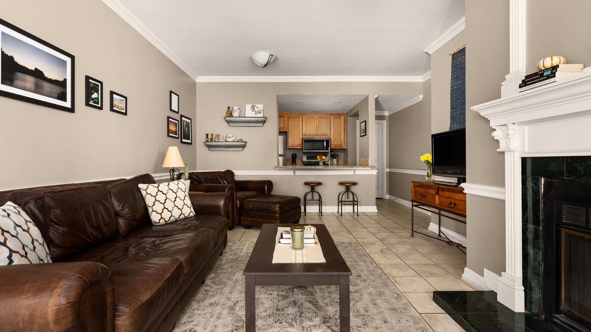 807 W 25th St # 207, Austin, TX 78705