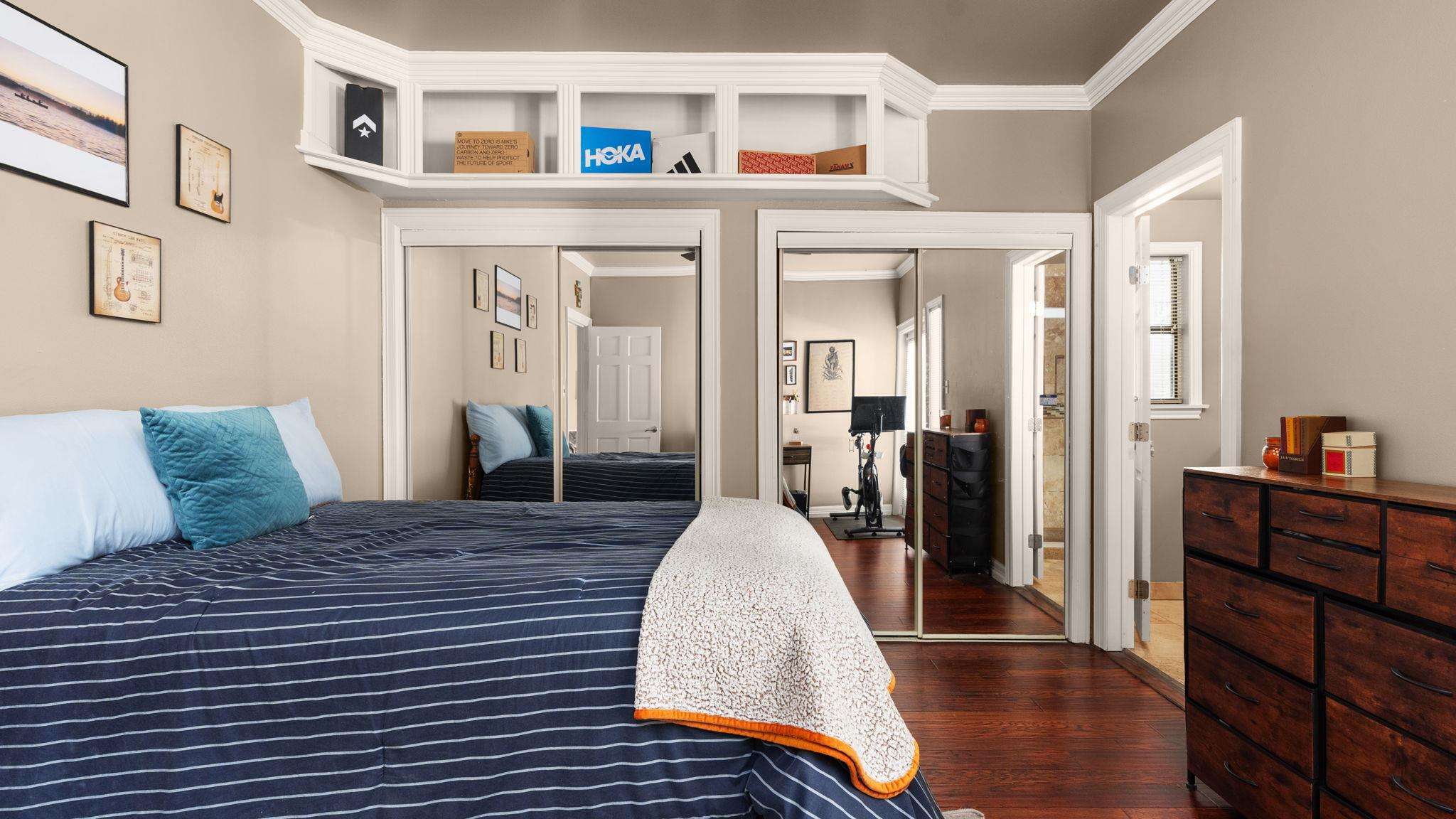 807 W 25th St # 207, Austin, TX 78705