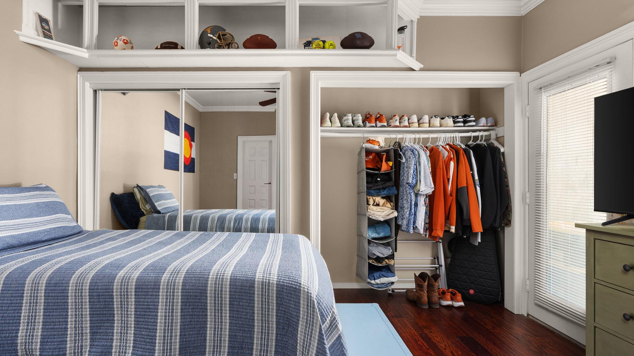 807 W 25th St # 207, Austin, TX 78705