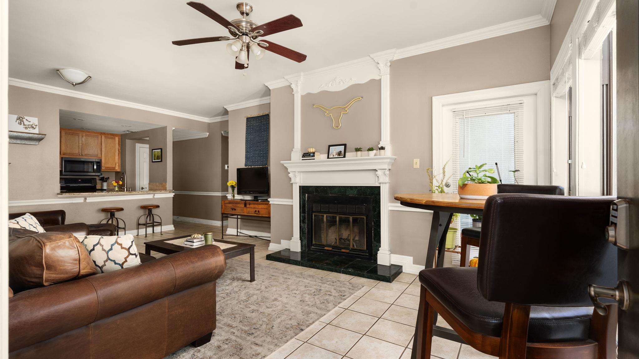 807 W 25th St # 207, Austin, TX 78705