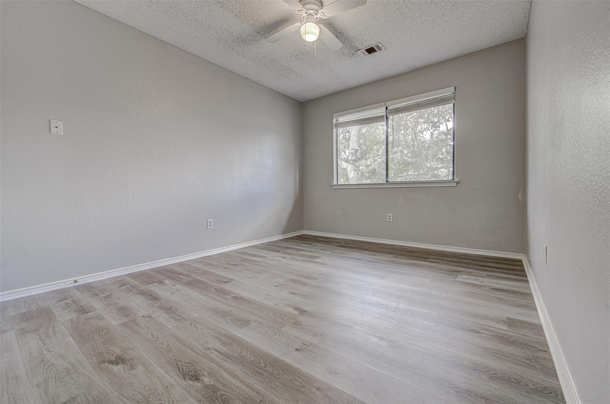 1401 Deepwoods Trl, Leander, TX 78641