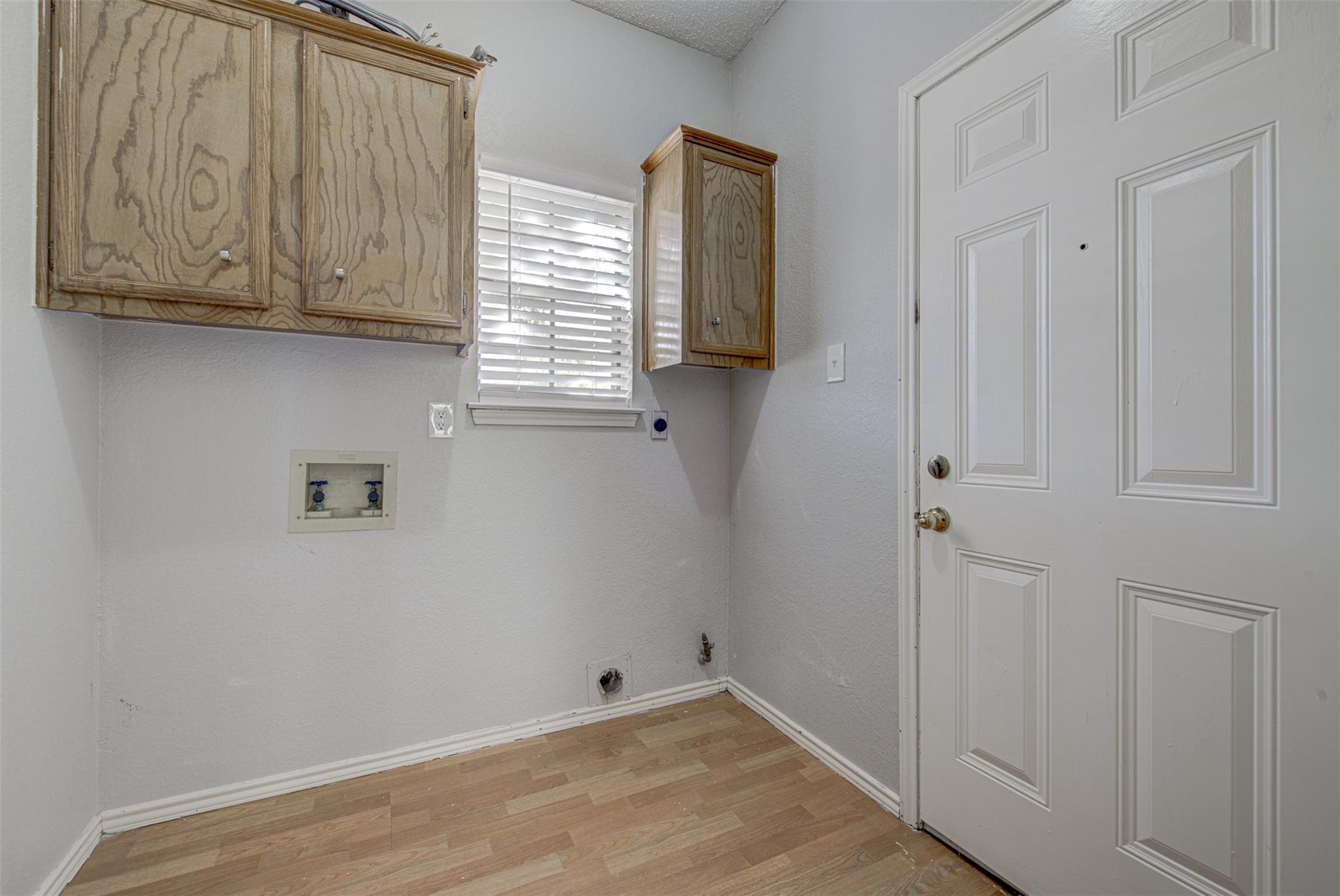 1401 Deepwoods Trl, Leander, TX 78641