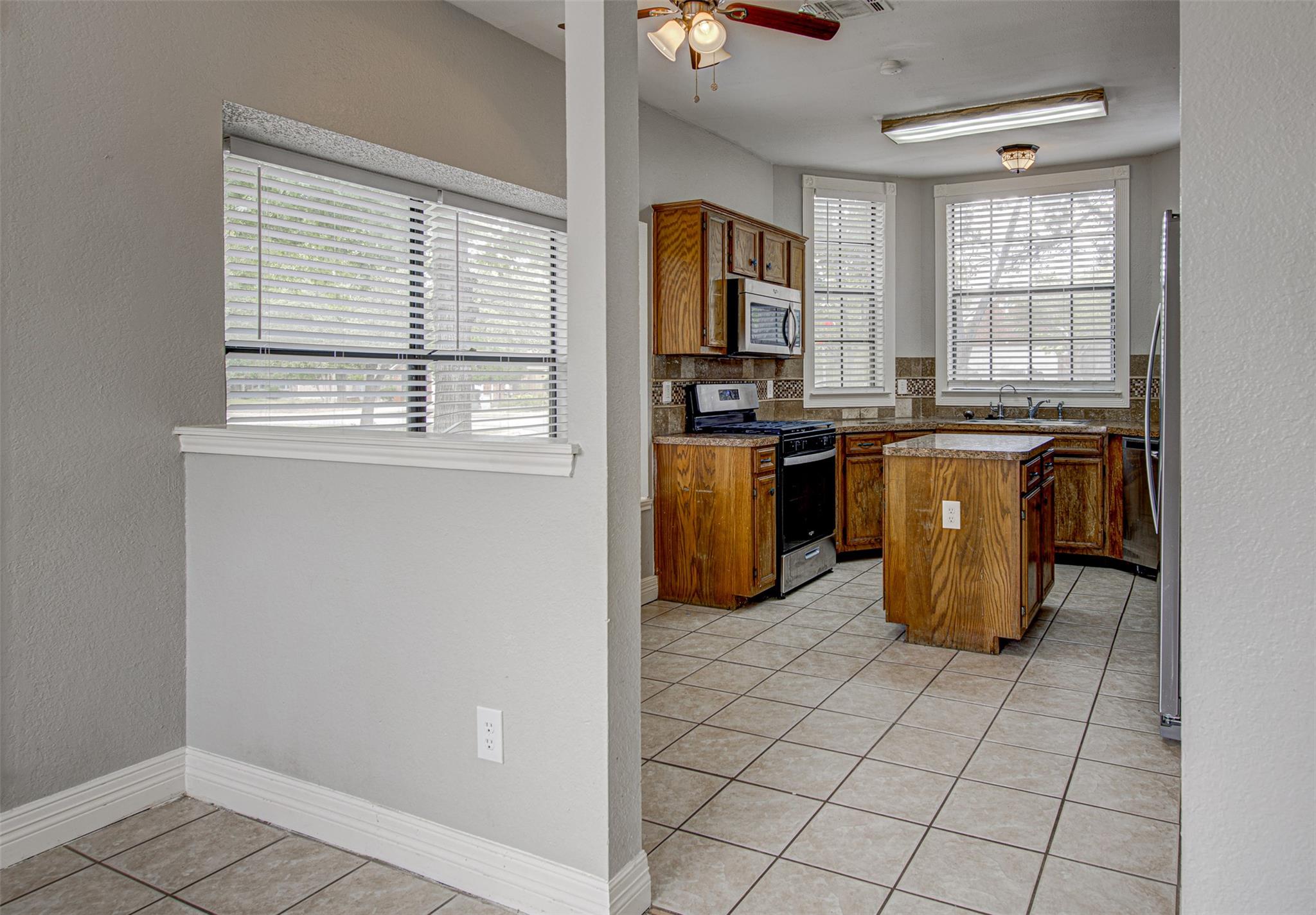 1401 Deepwoods Trl, Leander, TX 78641