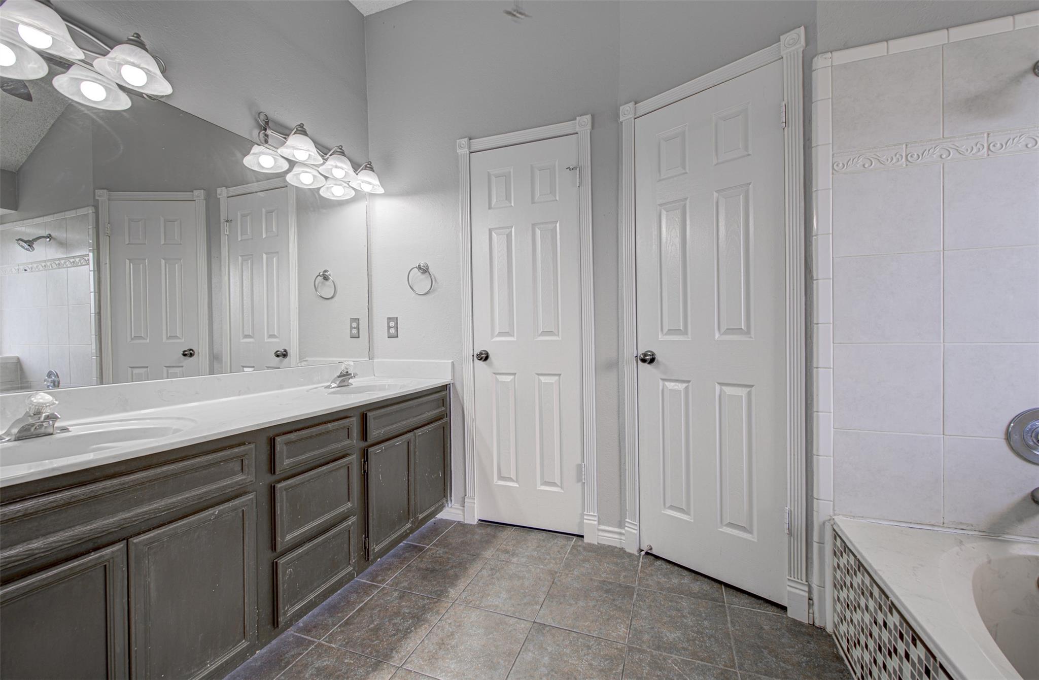 1401 Deepwoods Trl, Leander, TX 78641