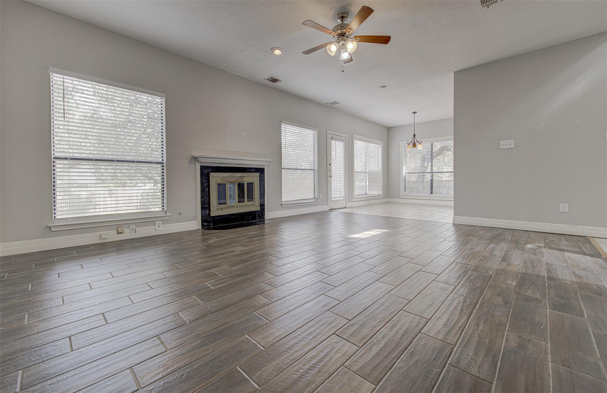 1401 Deepwoods Trl, Leander, TX 78641