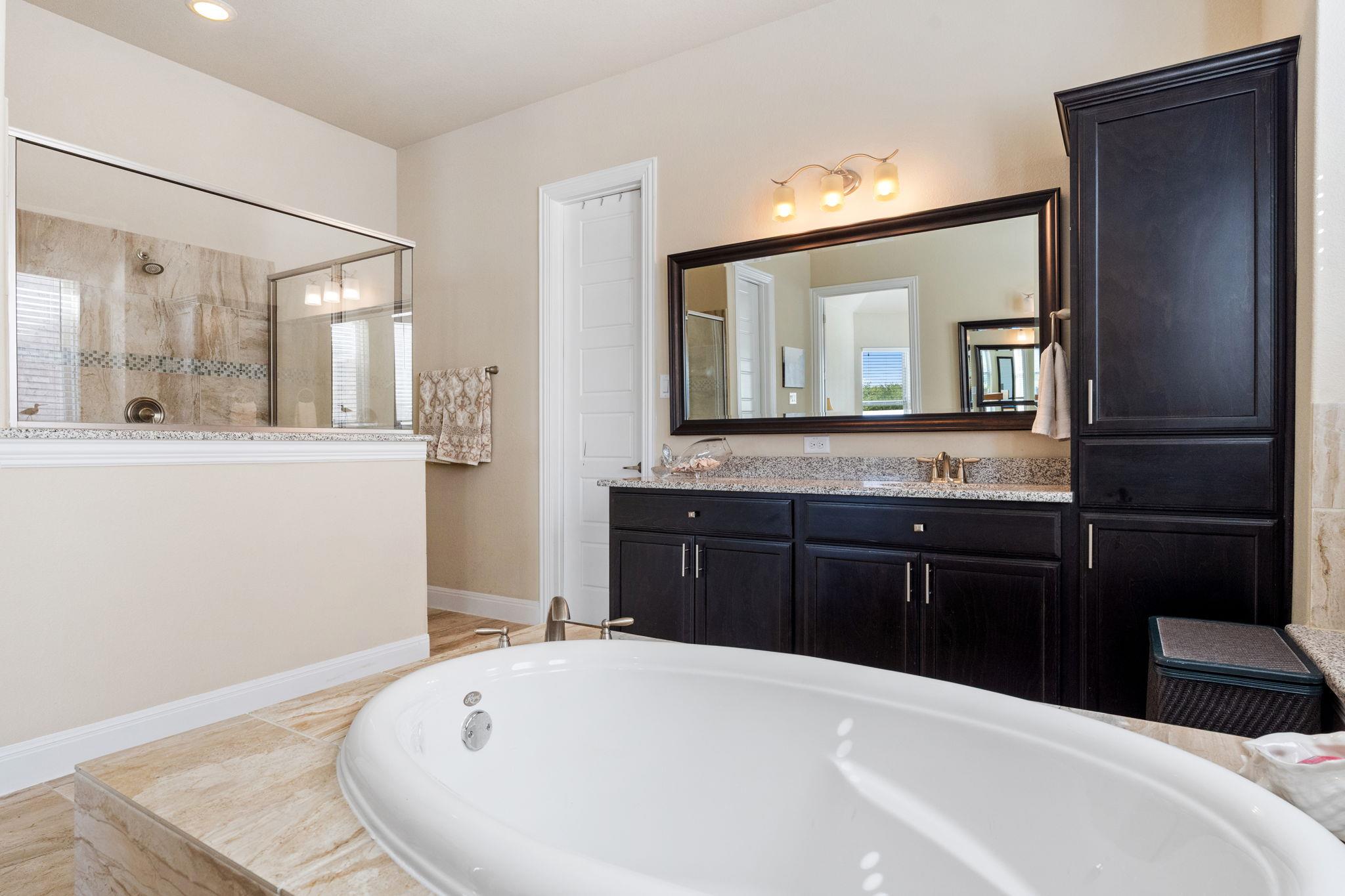 821 Richardson Ln, Leander, TX 78641