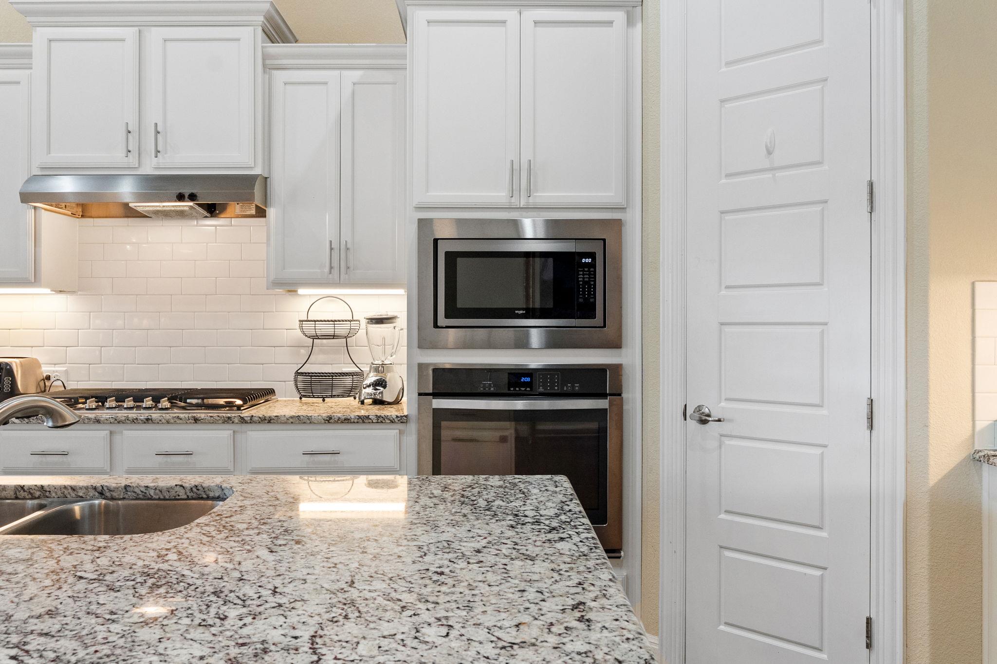 821 Richardson Ln, Leander, TX 78641