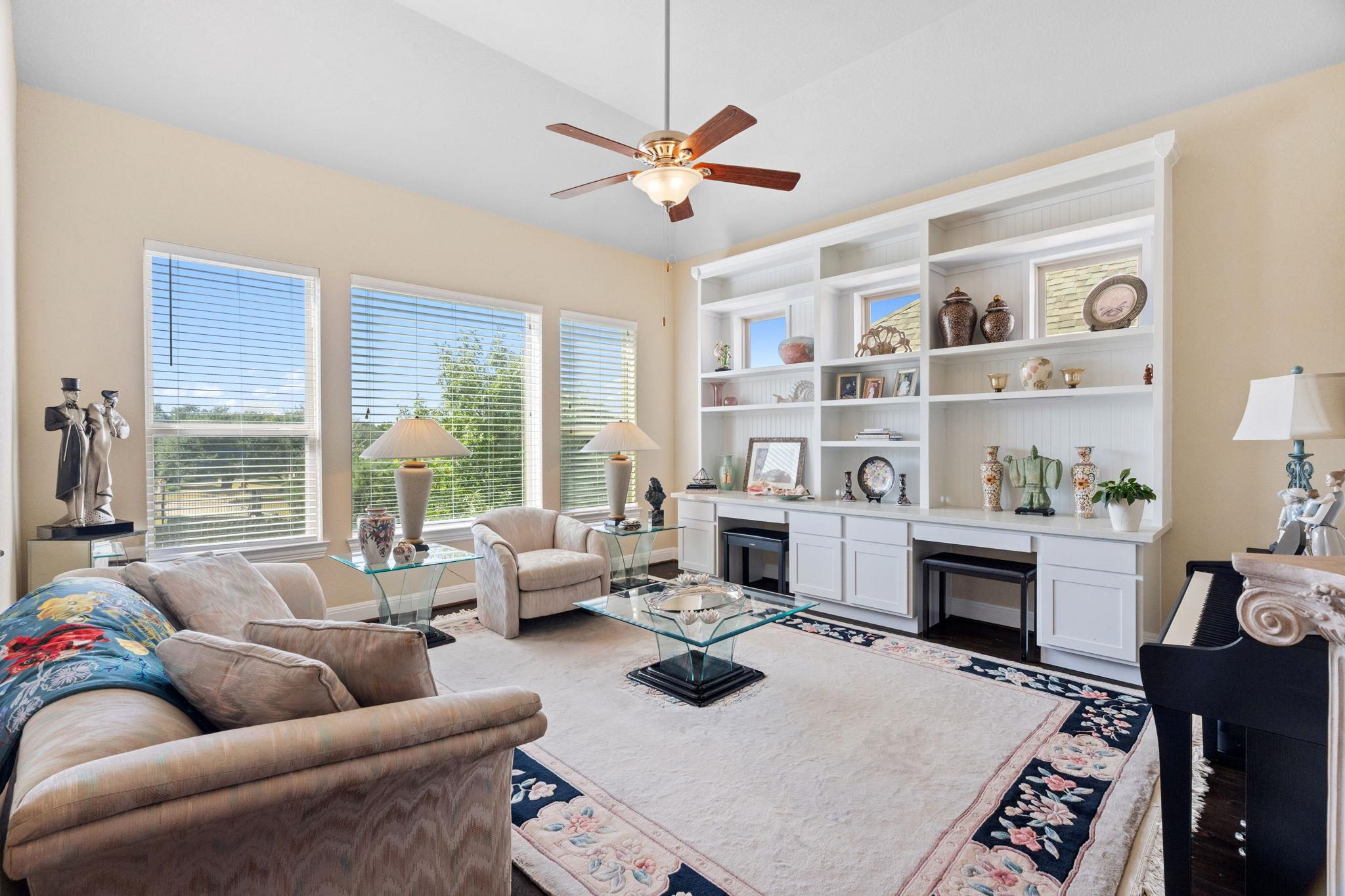 821 Richardson Ln, Leander, TX 78641