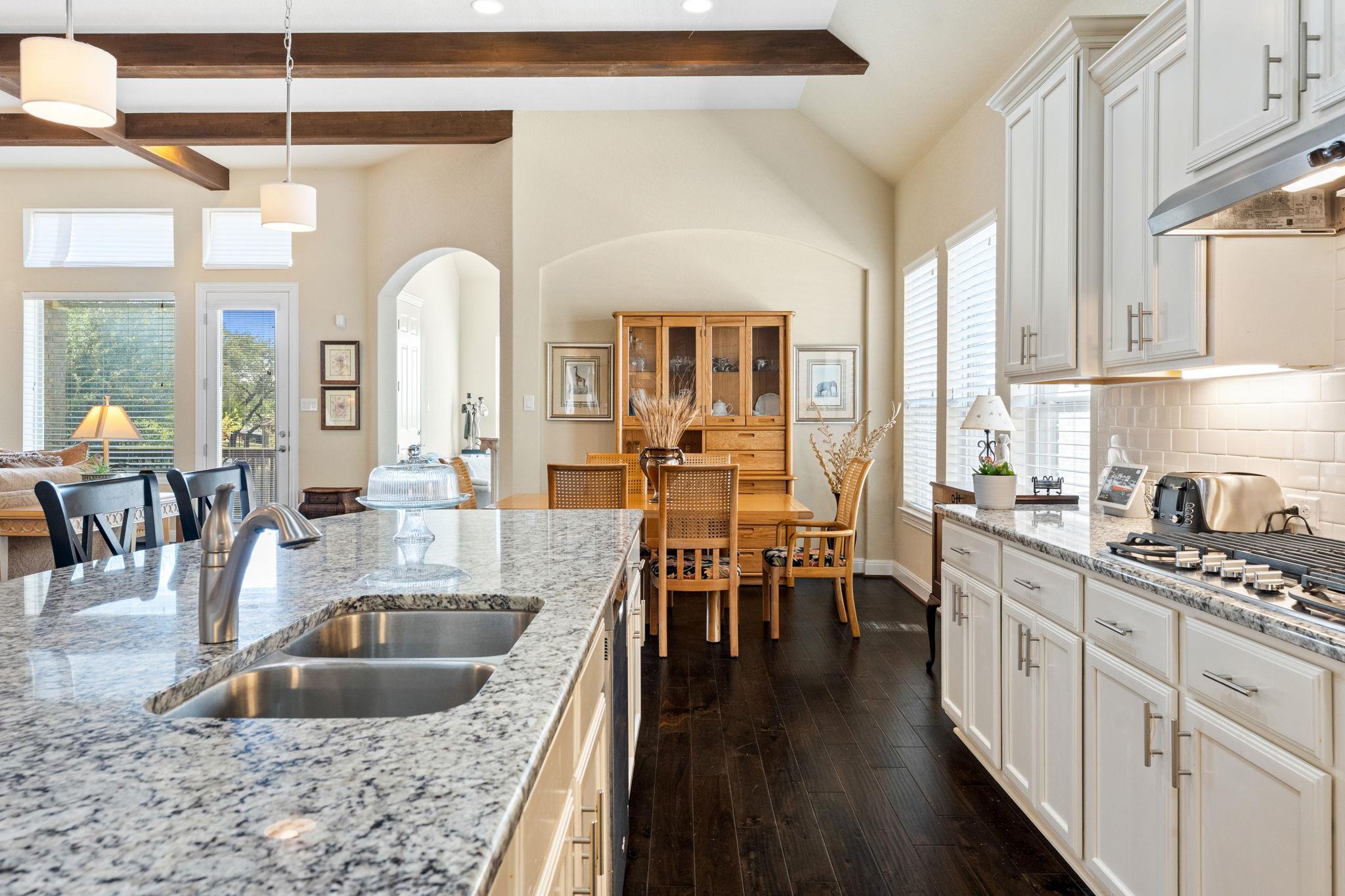 821 Richardson Ln, Leander, TX 78641