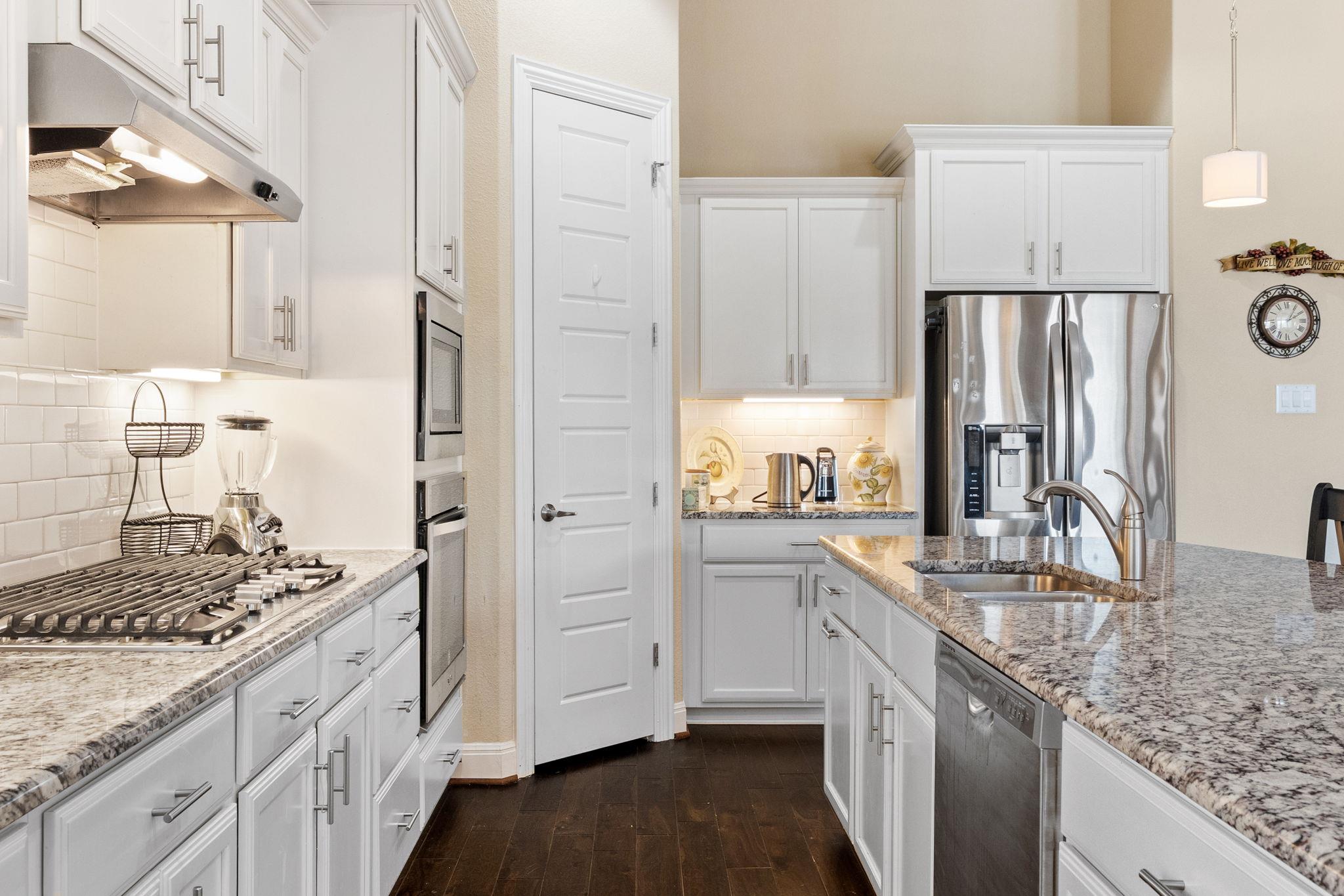 821 Richardson Ln, Leander, TX 78641