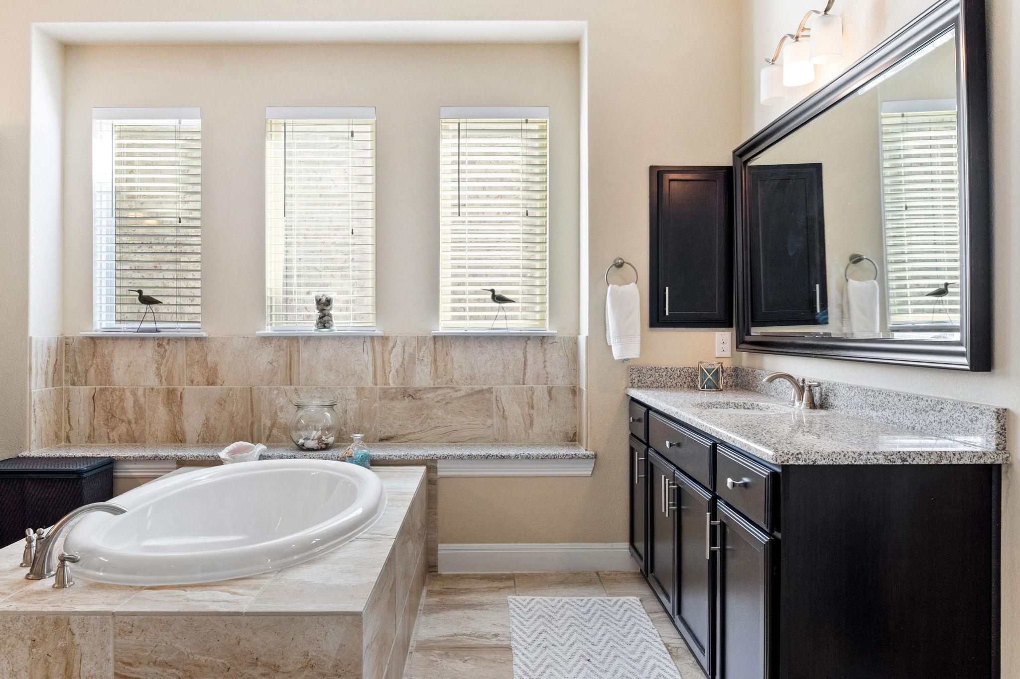 821 Richardson Ln, Leander, TX 78641