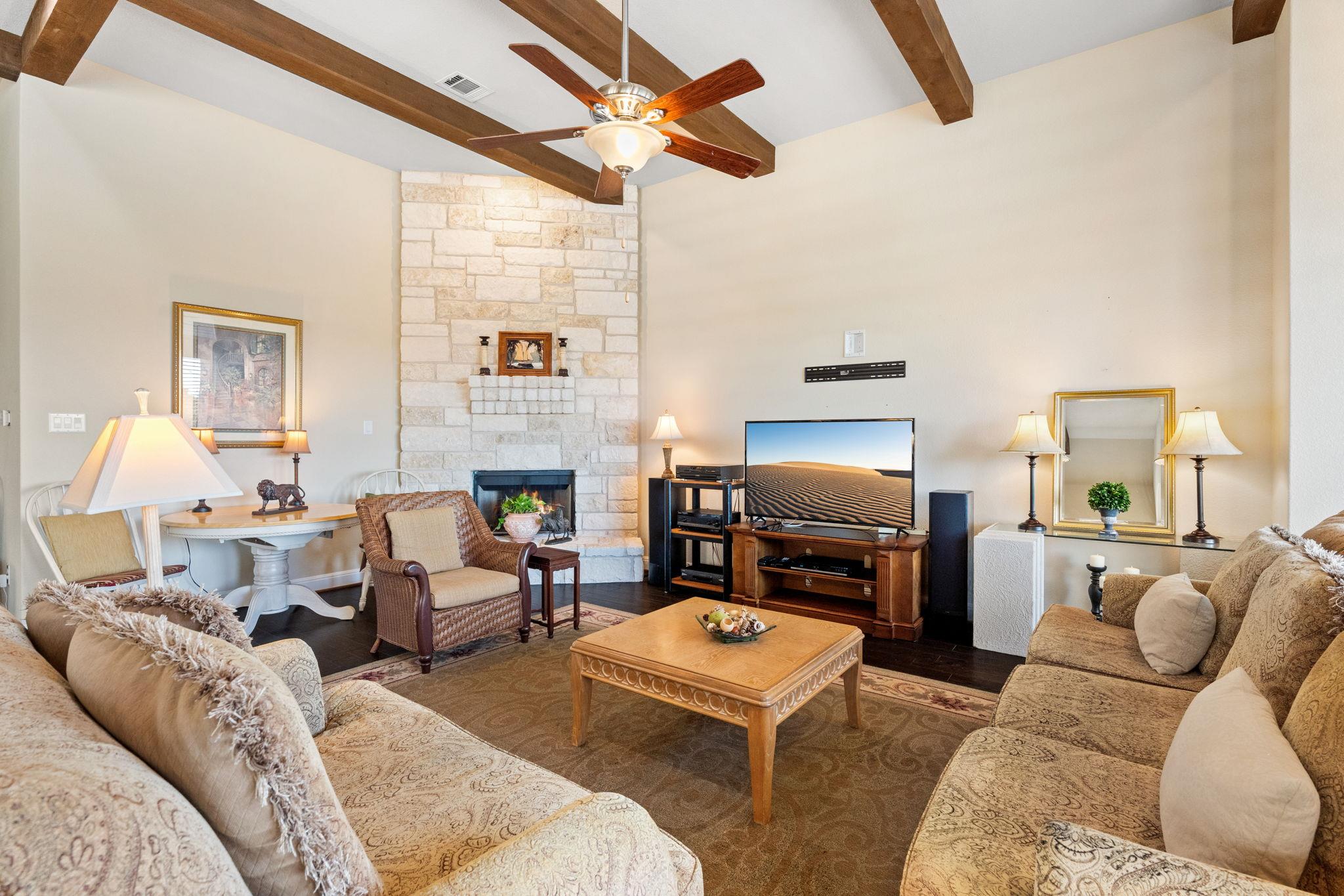 821 Richardson Ln, Leander, TX 78641