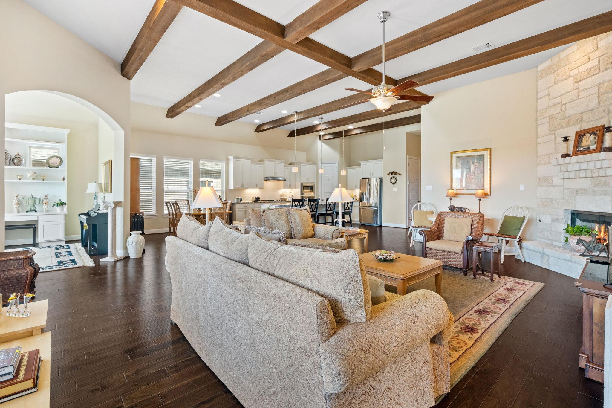 821 Richardson Ln, Leander, TX 78641