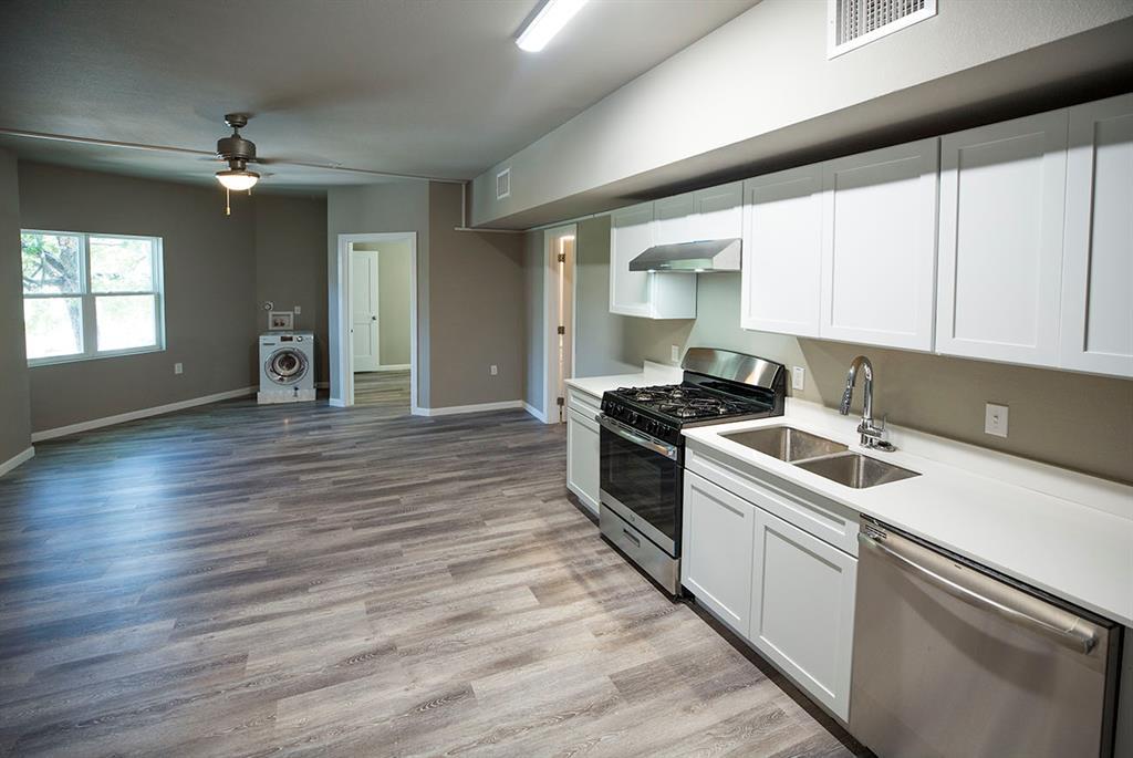 911 W 22nd St # 303, Austin, TX 78705