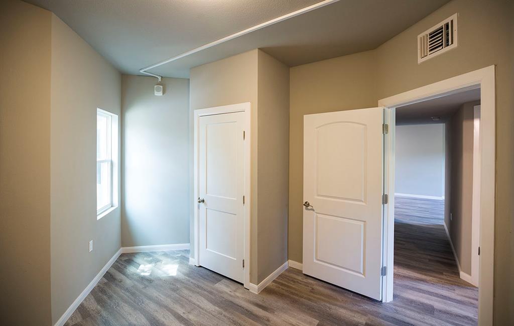 911 W 22nd St # 303, Austin, TX 78705