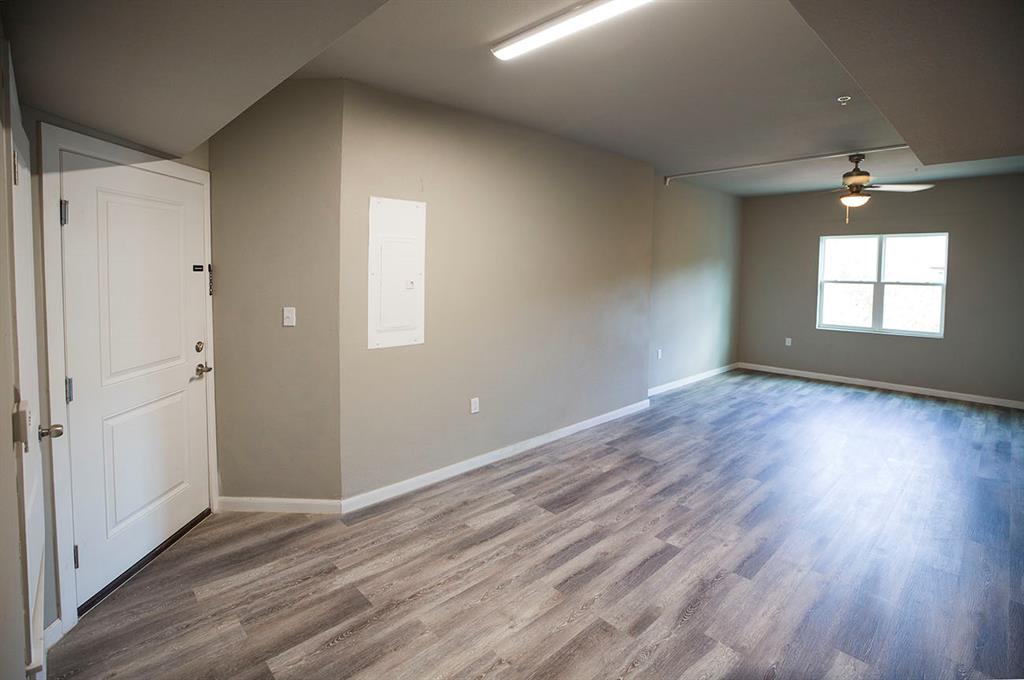 911 W 22nd St # 303, Austin, TX 78705