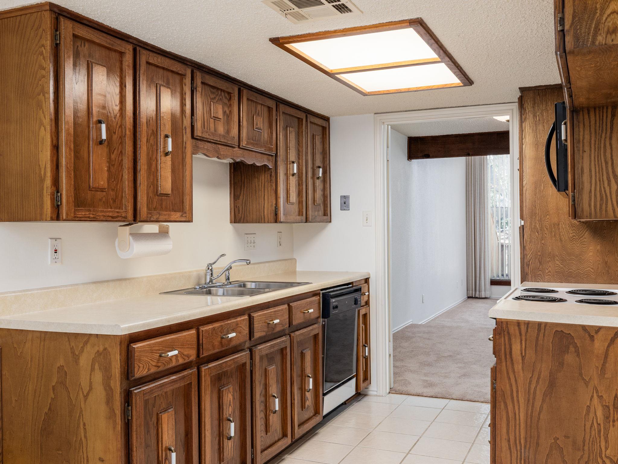 8216 Summer Side Dr, Austin, TX 78759