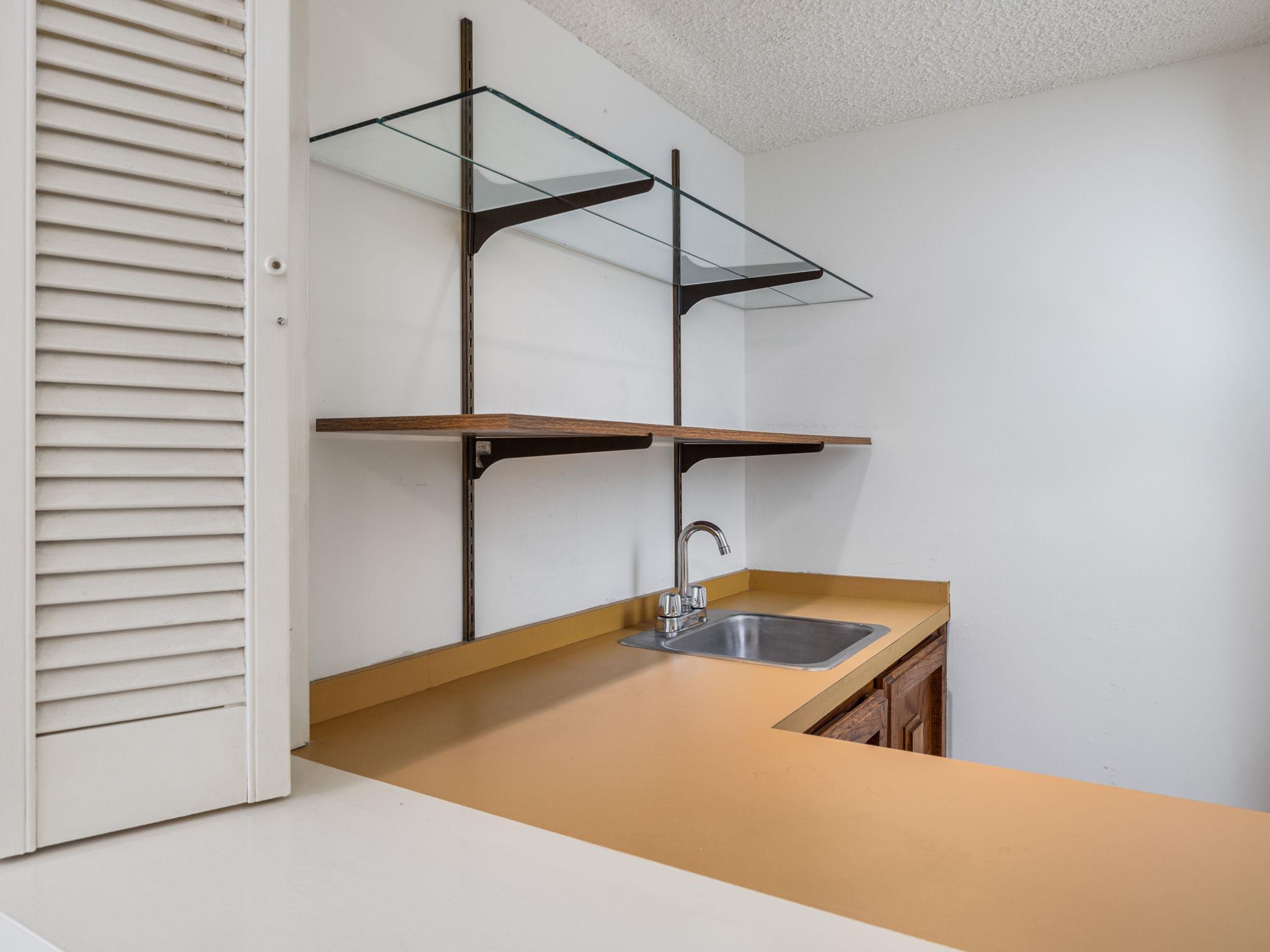 8216 Summer Side Dr, Austin, TX 78759