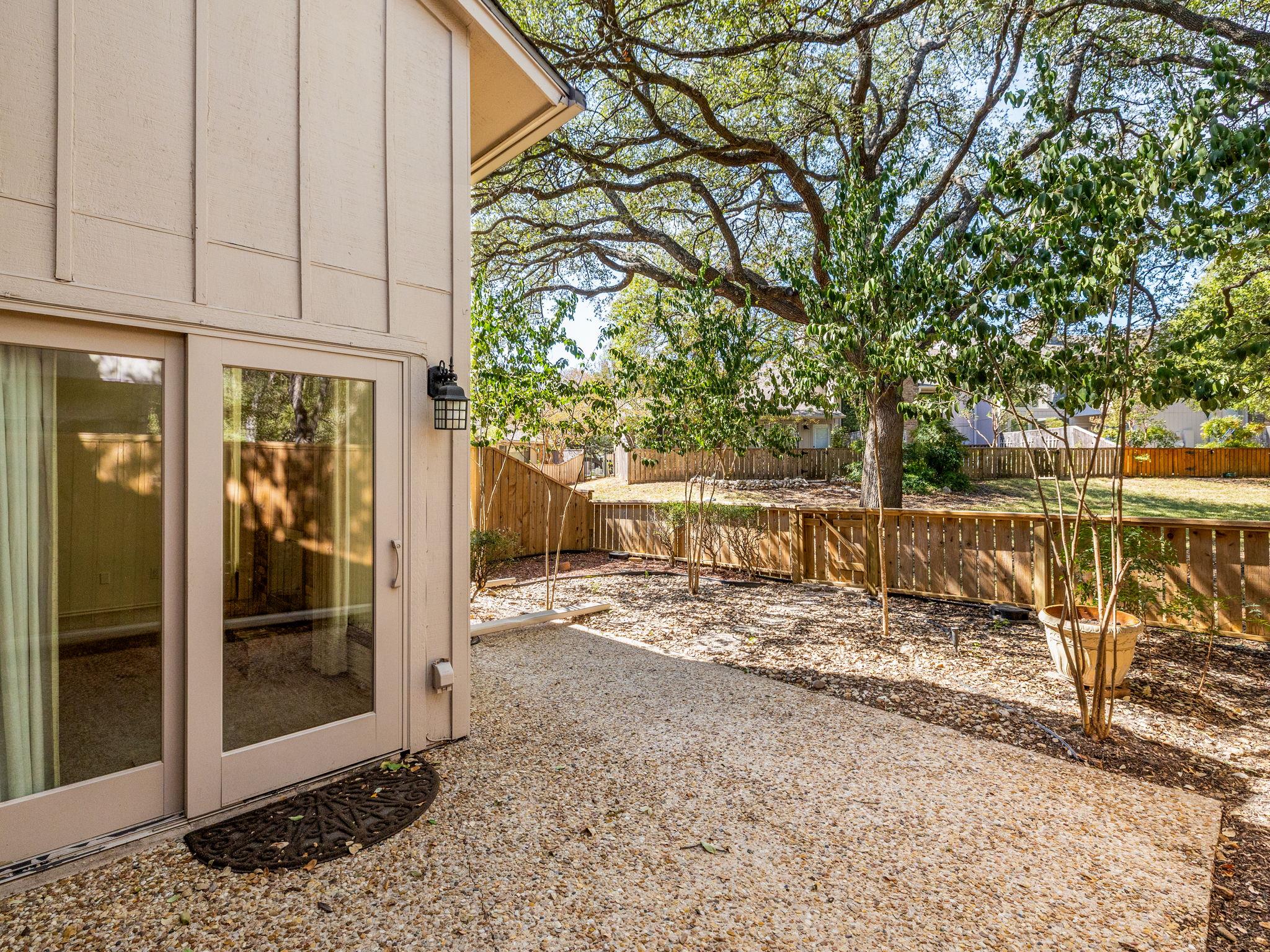 8216 Summer Side Dr, Austin, TX 78759