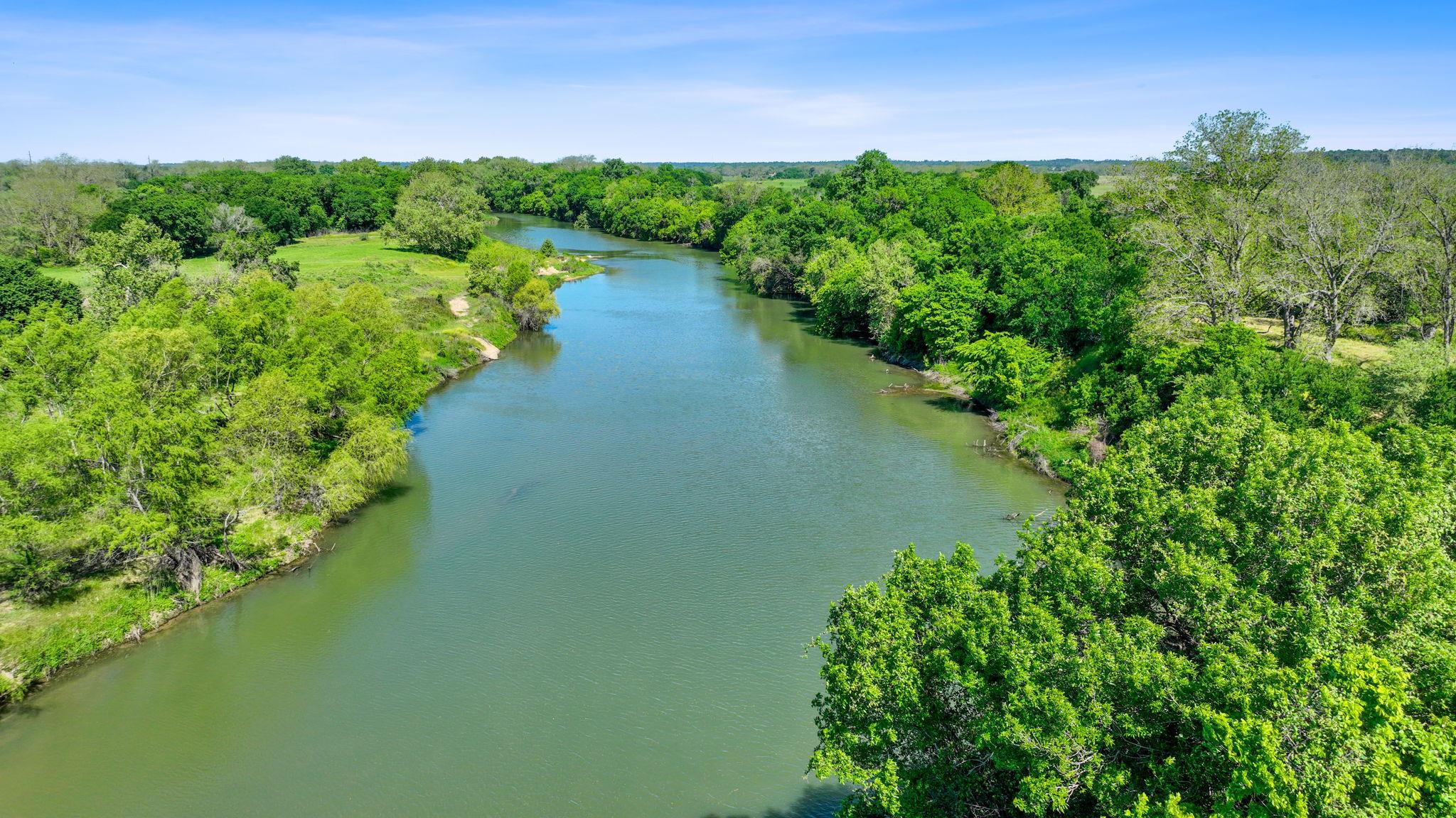 663 SH 230 Loop, Smithville, TX 78957