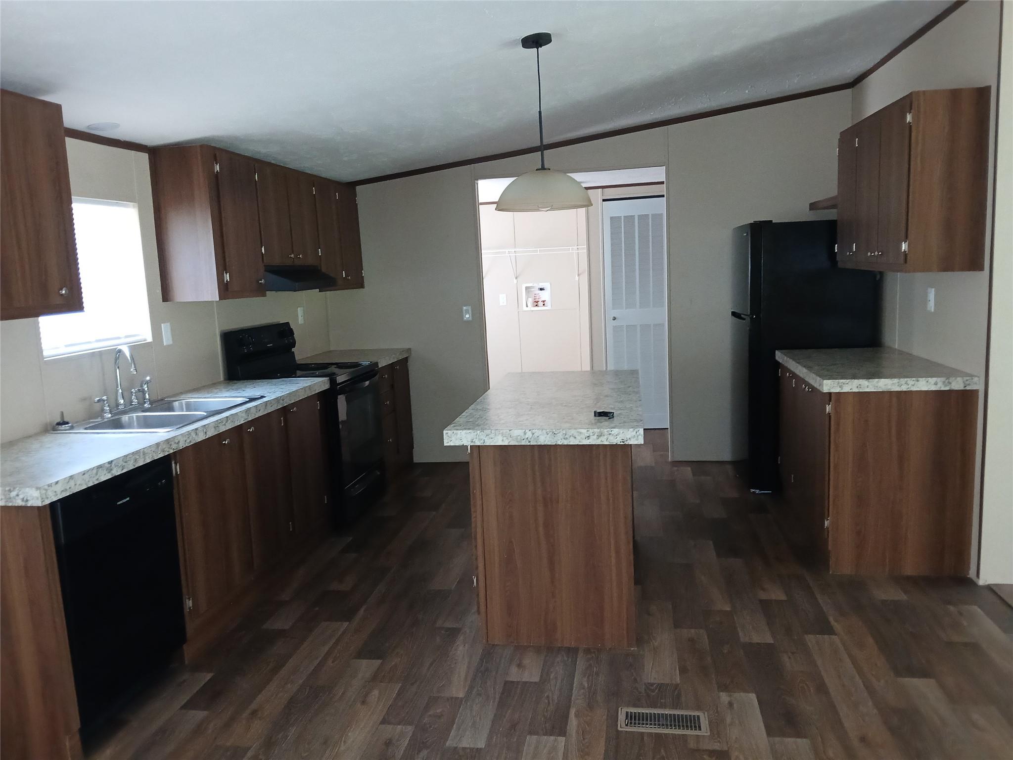 8717 Fm 1115 # C, Flatonia, TX 78941