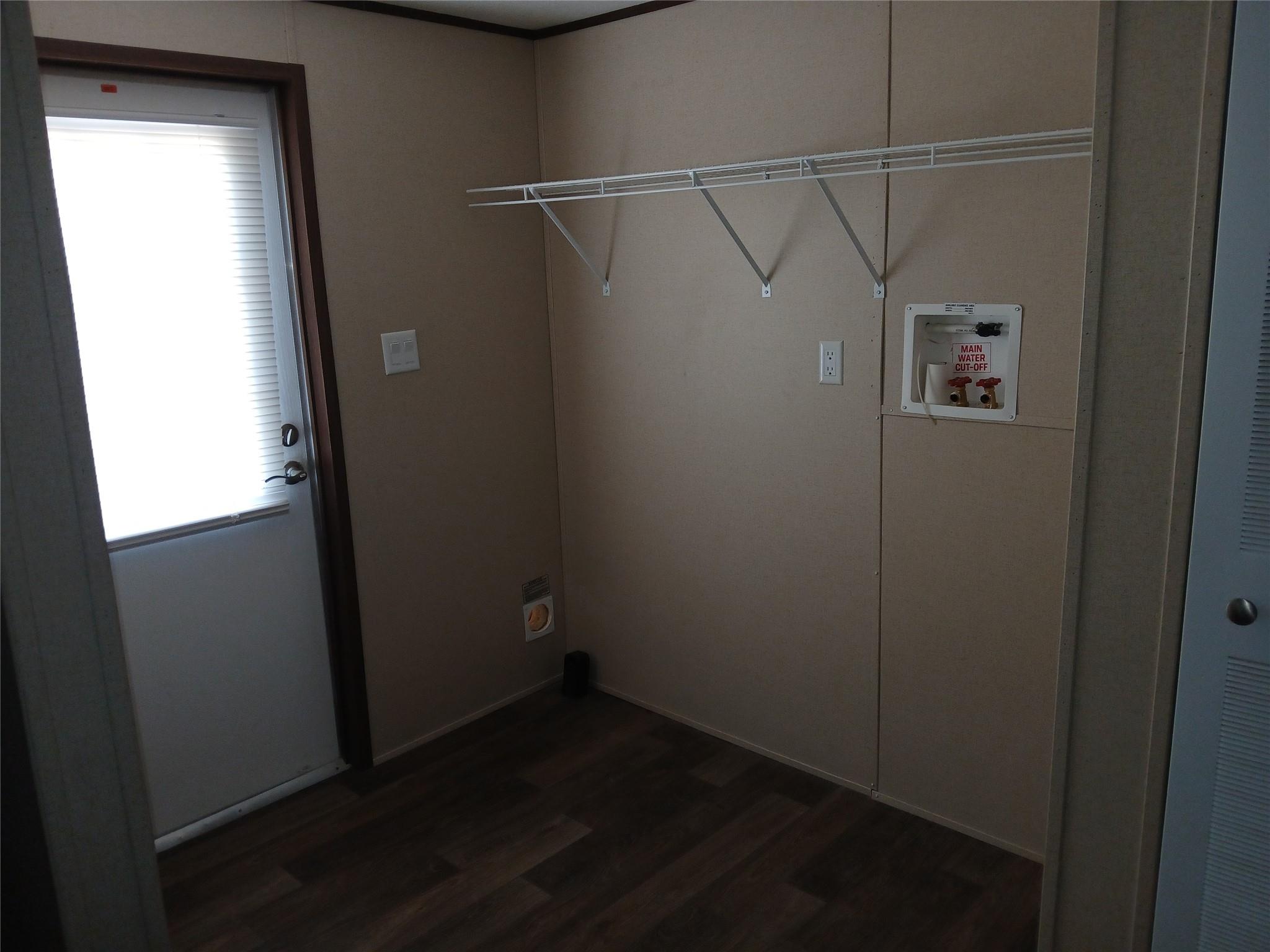 8717 Fm 1115 # C, Flatonia, TX 78941