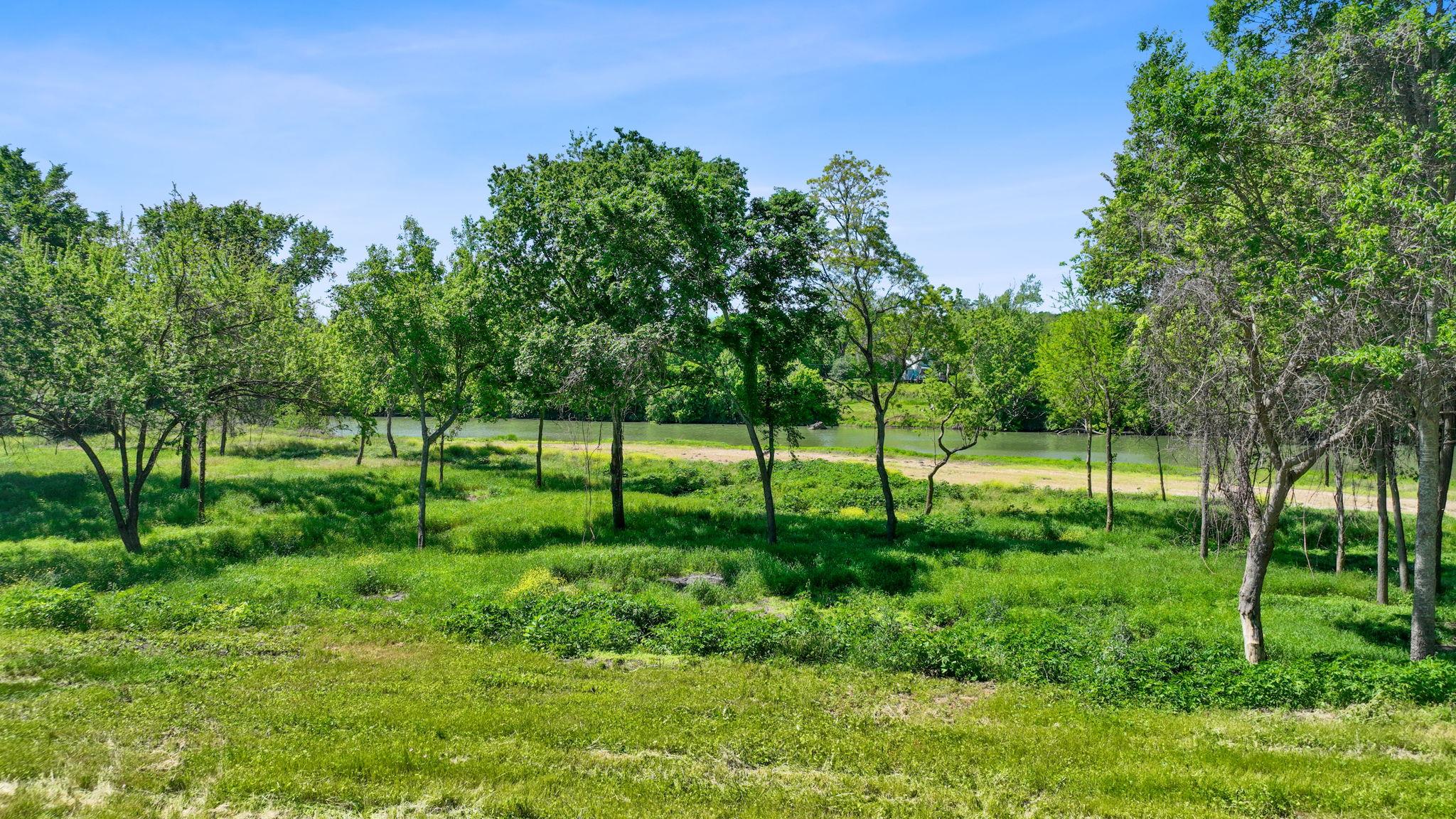 665 SH 230 Loop, Smithville, TX 78957